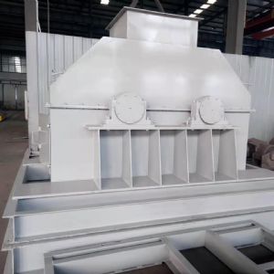 臥式粉碎機(jī)完工，準(zhǔn)備發(fā)貨